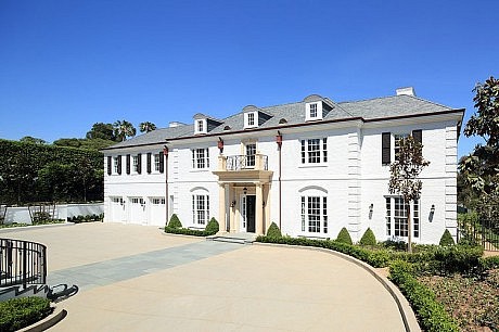 Georgian Home by Gordon Gibson Construction