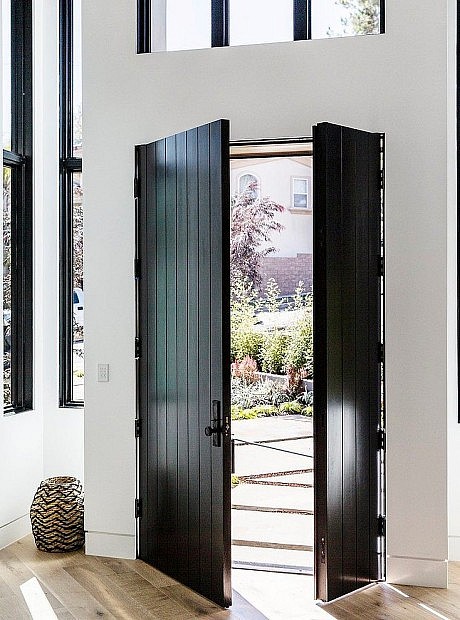 Manhattan Beach House by DISC Interiors