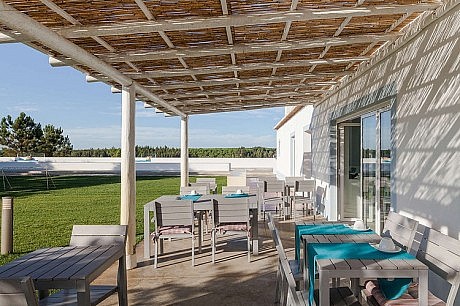 Pé no Monte by [i]da Arquitectos