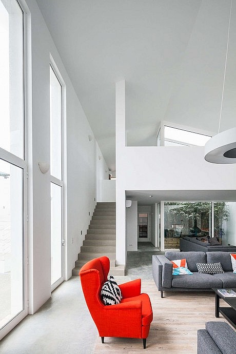 Pé no Monte by [i]da Arquitectos