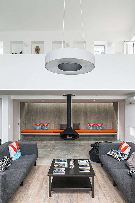 Pé no Monte by [i]da Arquitectos