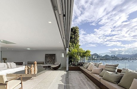 Urca Residence by Studio Arthur Casas