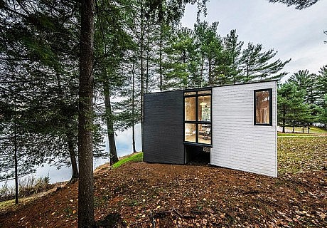 La Peche Cottage by Kariouk & Associates