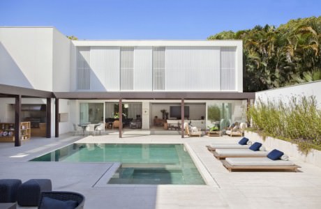 Brise House by Gisele Taranto Arquitetura