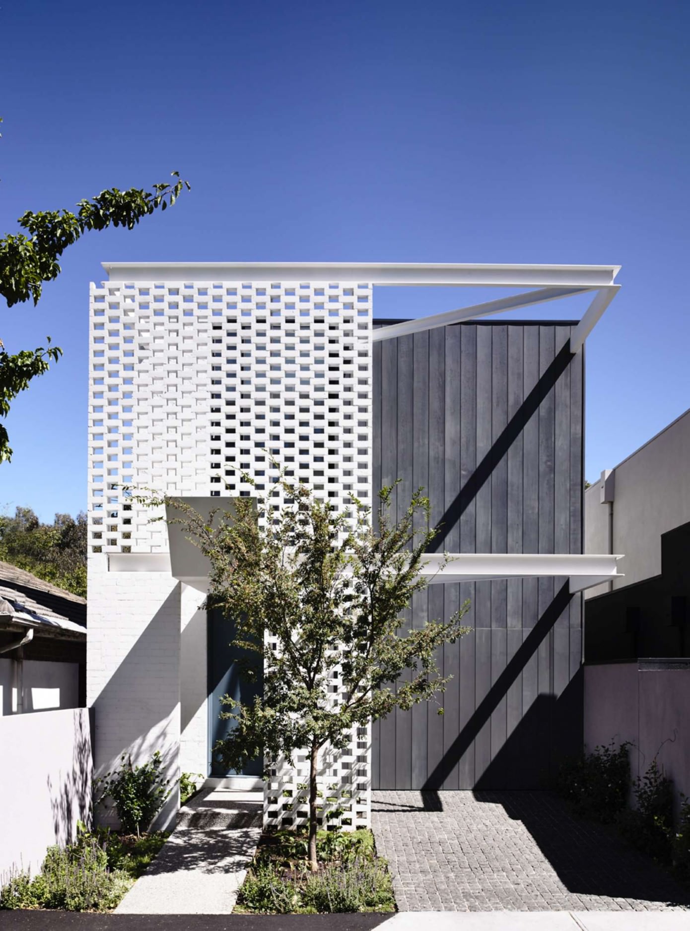 Fairbairn Road by Inglis Architects