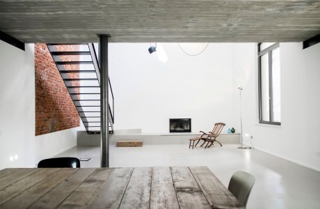 UV House by Oasi Architects