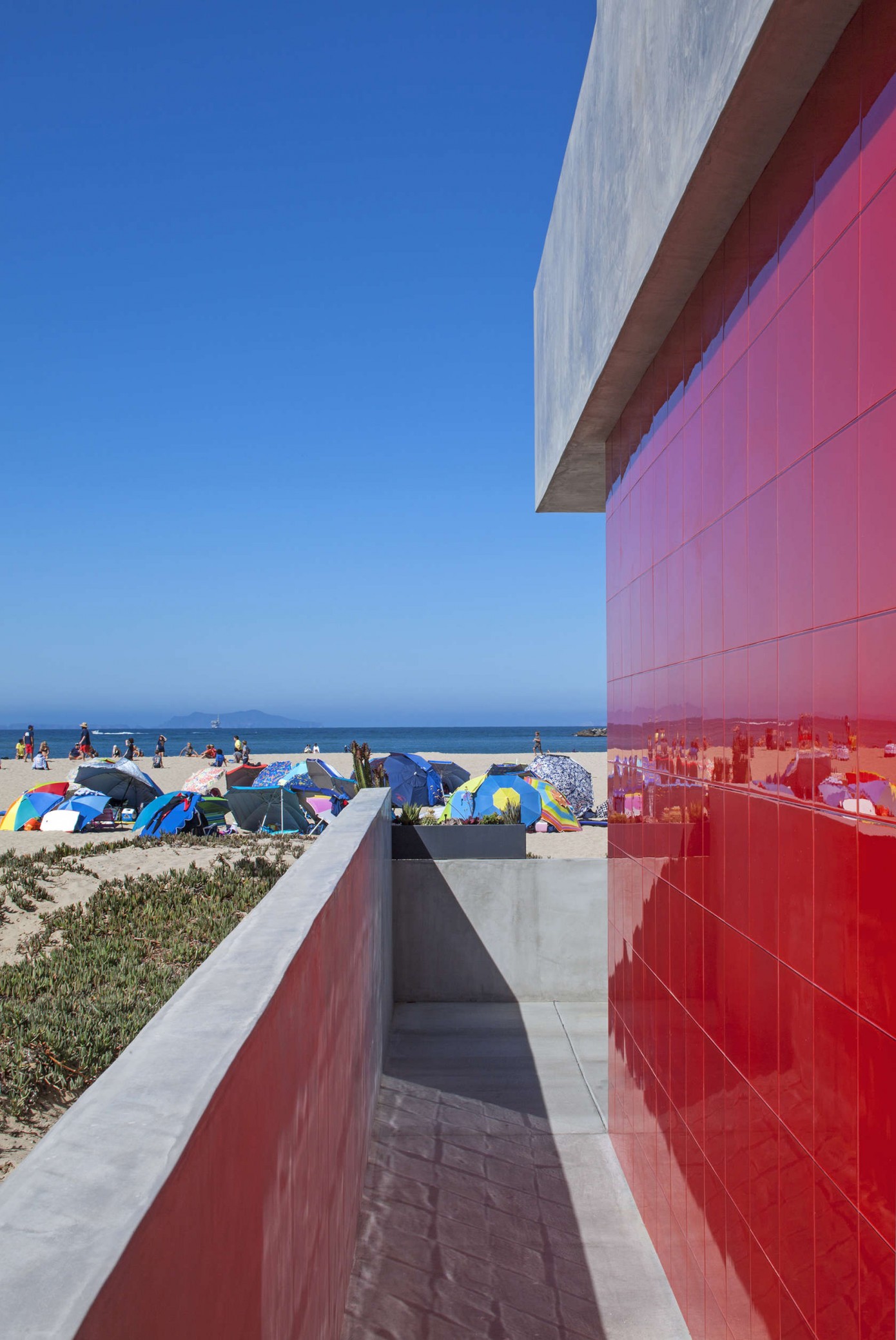 Beach House by Robert Kerr Architecture Design
