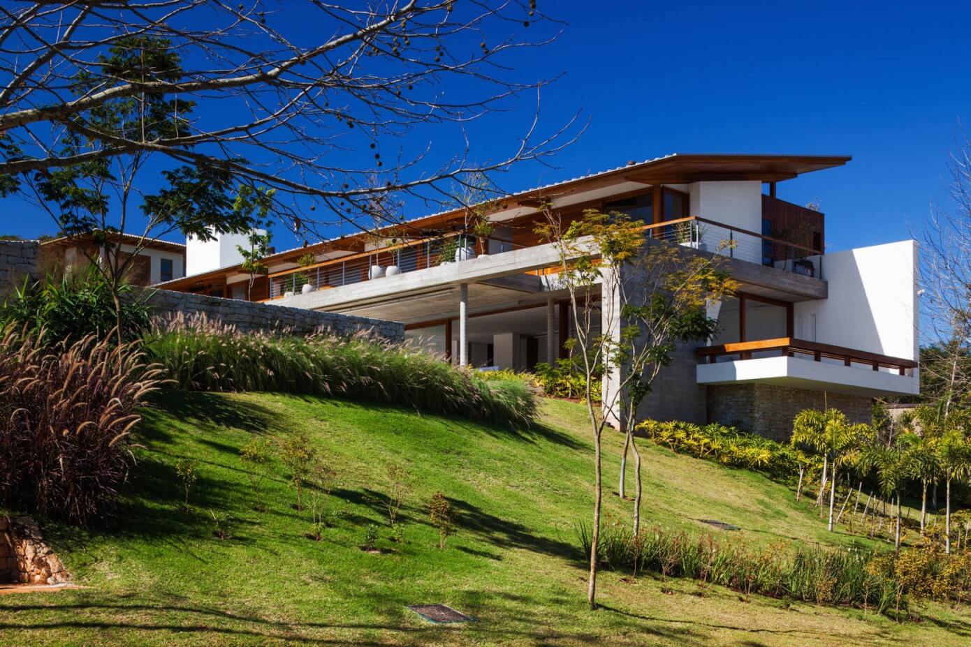 FT Residence by Reinach Mendonça Arquitetos