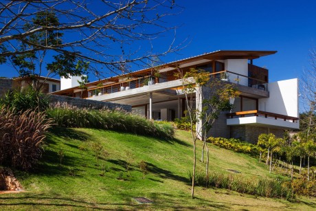 FT Residence by Reinach Mendonça Arquitetos - 1