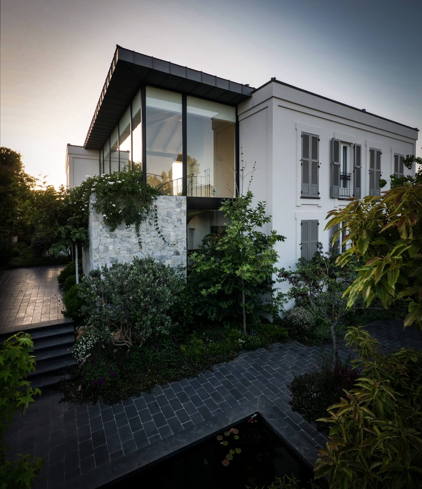 Home in Herzliya Pituach by Witt Architects