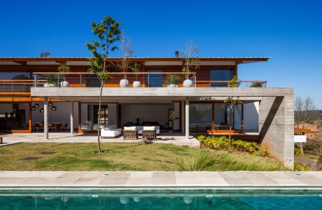 FT Residence by Reinach Mendonça Arquitetos