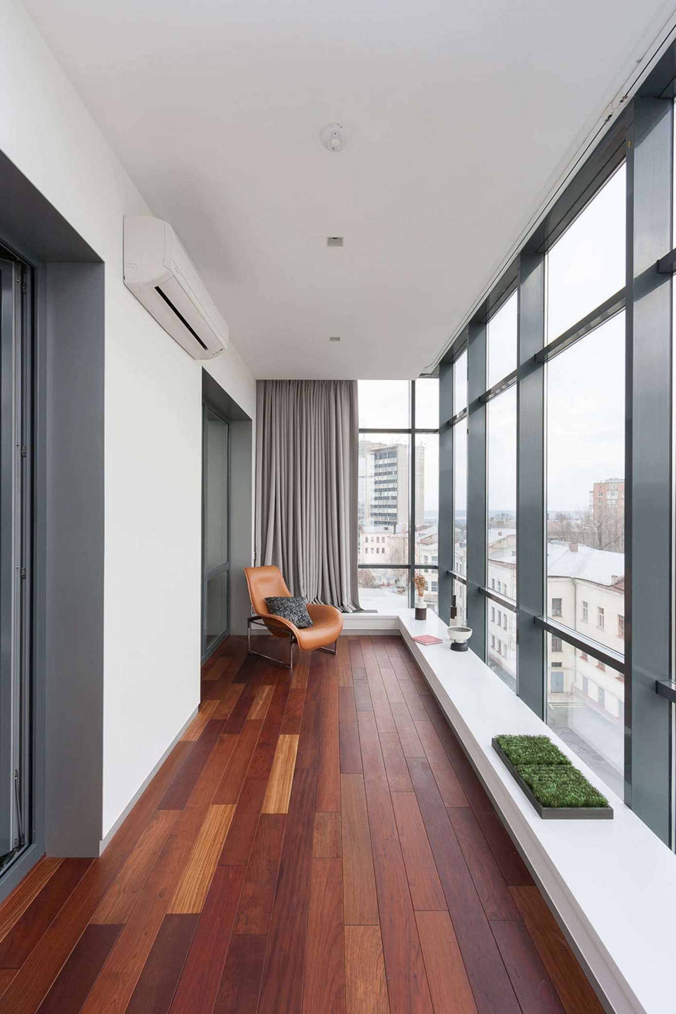 Apartment V-21 by Valentirov&Partners