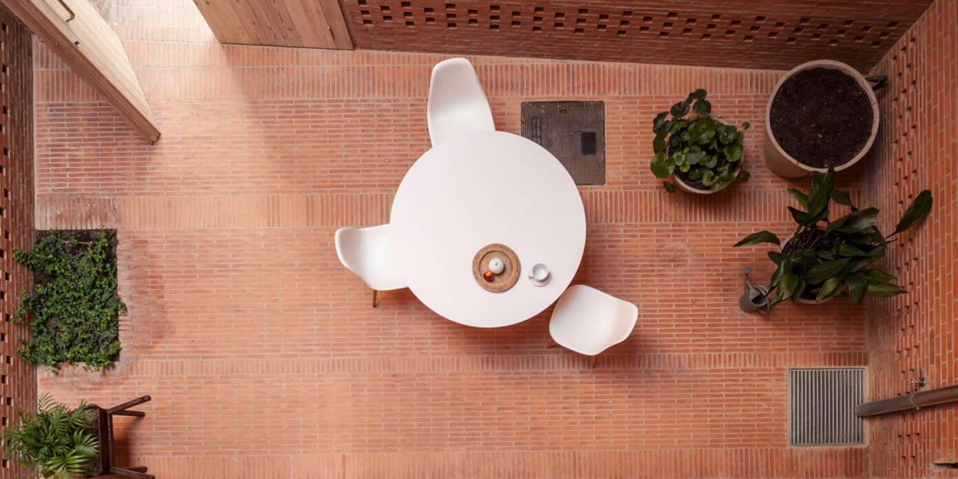 House 1014 by Harquitectes