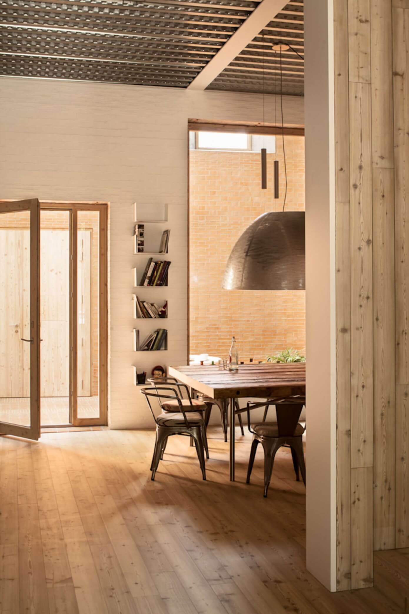 House 1014 by Harquitectes