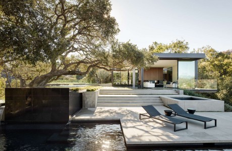 Oak Pass House by Walker Workshop