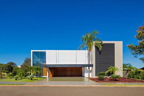 Casa Jabuticaba by Raffo Arquitetura - 1