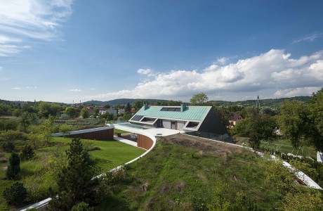 Edge House by Mobius Architects