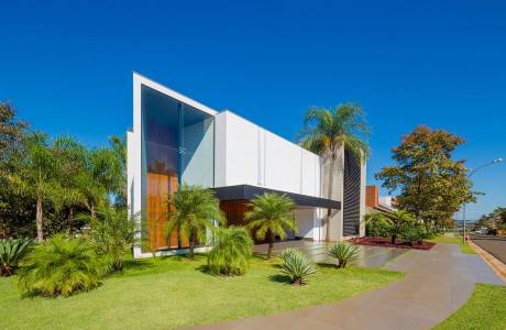 Casa Jabuticaba by Raffo Arquitetura