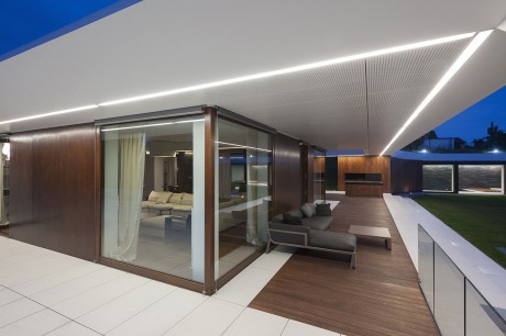 Edge House by Mobius Architects - 12