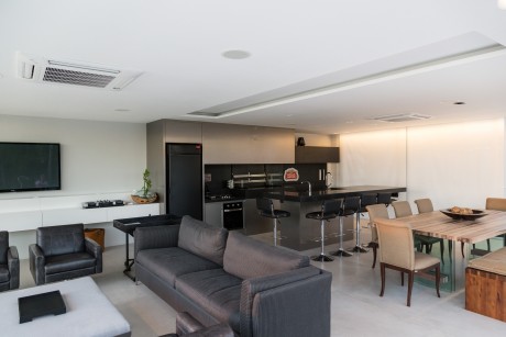 Pool House in Porto Alegre by Kali Arquitetura - 3