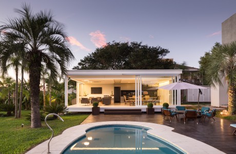 Pool House in Porto Alegre by Kali Arquitetura