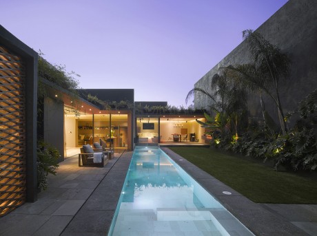 Barrancas House by Ezequiel Farca - 14