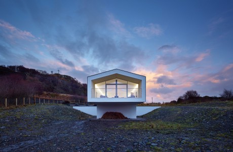 Beach House by Dualchas Architects