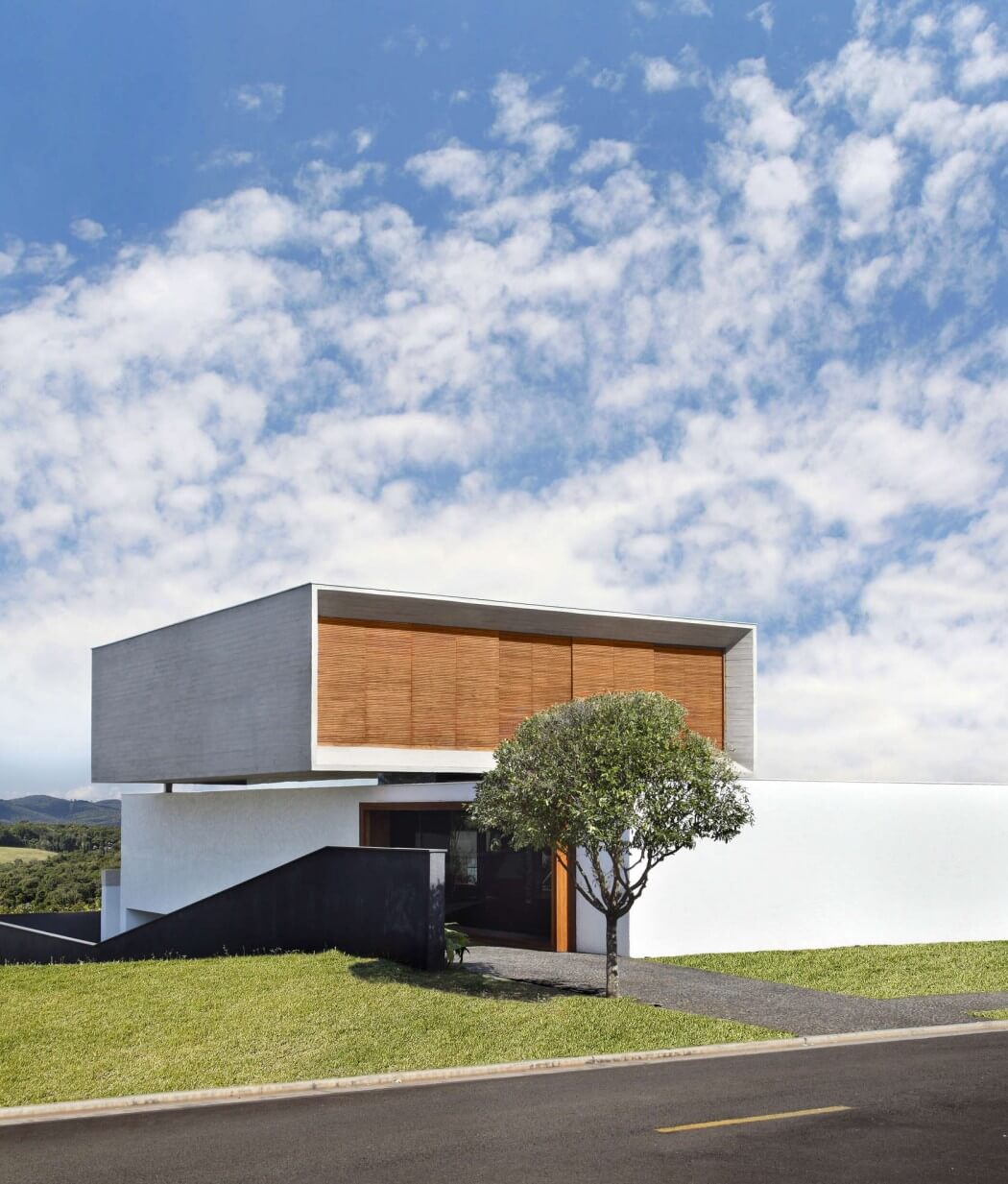 FV House by Studio Guilherme Torres - 1