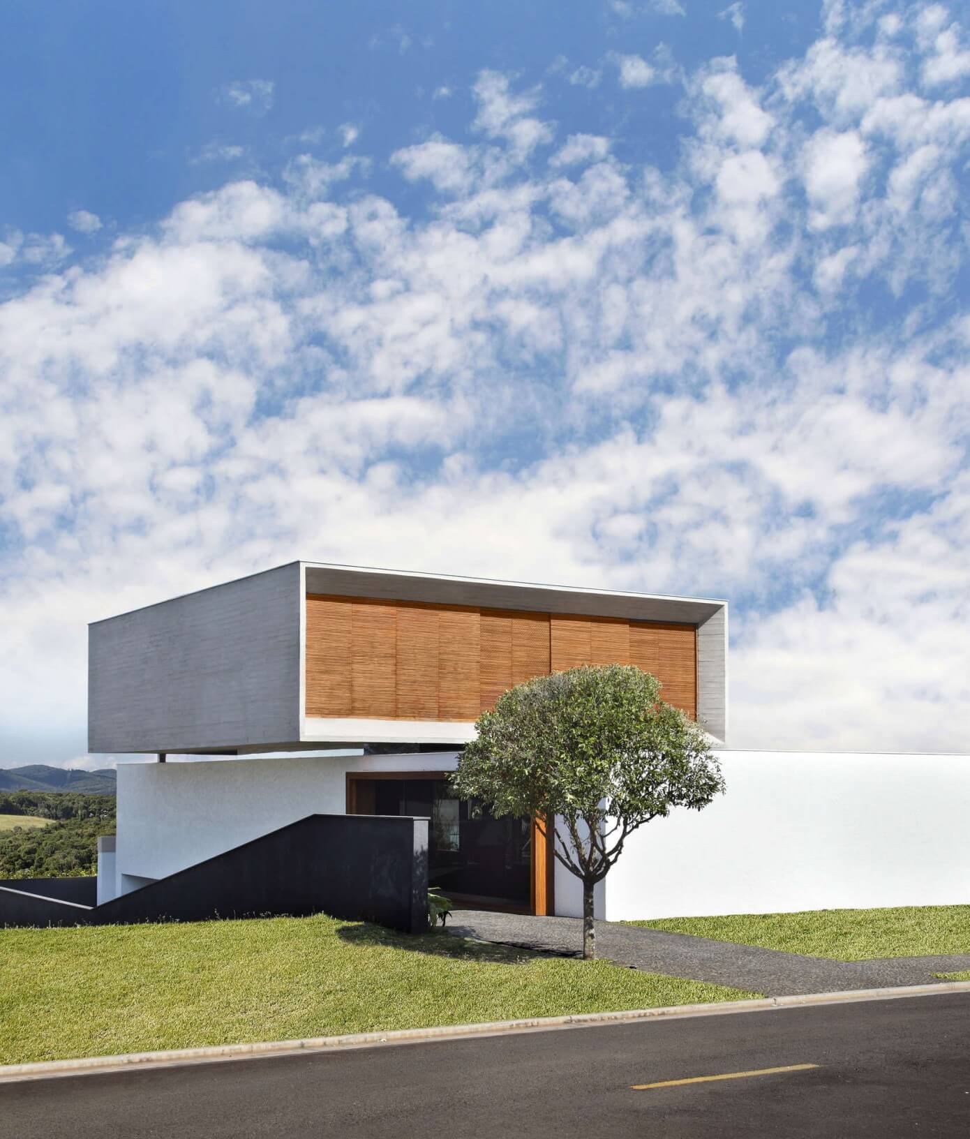 FV House by Studio Guilherme Torres