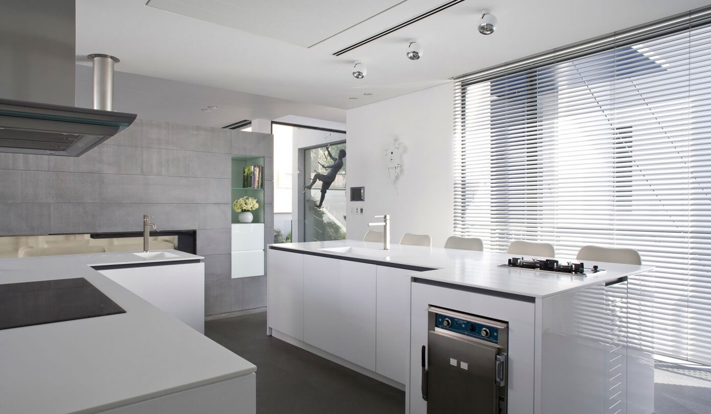 Bridging House by Jacobs-Yaniv Architects