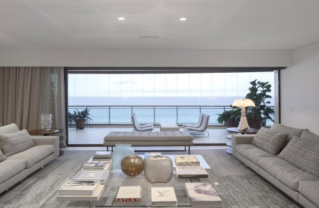 Barra Residence by Studio Arthur Casas