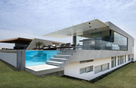 Casa V by Estudio 6 Arquitectos