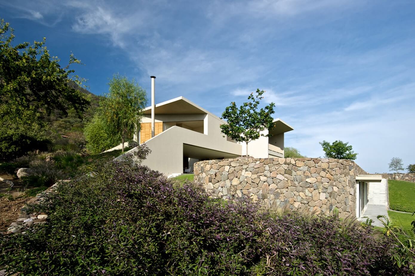 Casa del Lago by Juan Ignacio Castiello Arquitectos