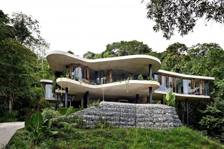 Planchonella House by Jesse Bennett­ Architect - 1