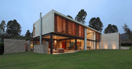 House B2 by Jaime Ortiz de Zevallos - 1