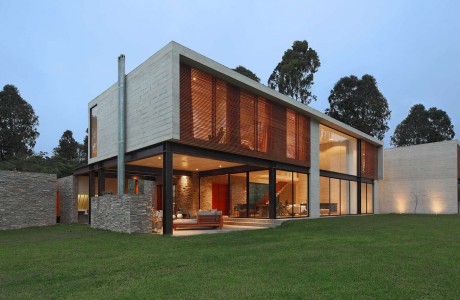 House B2 by Jaime Ortiz de Zevallos