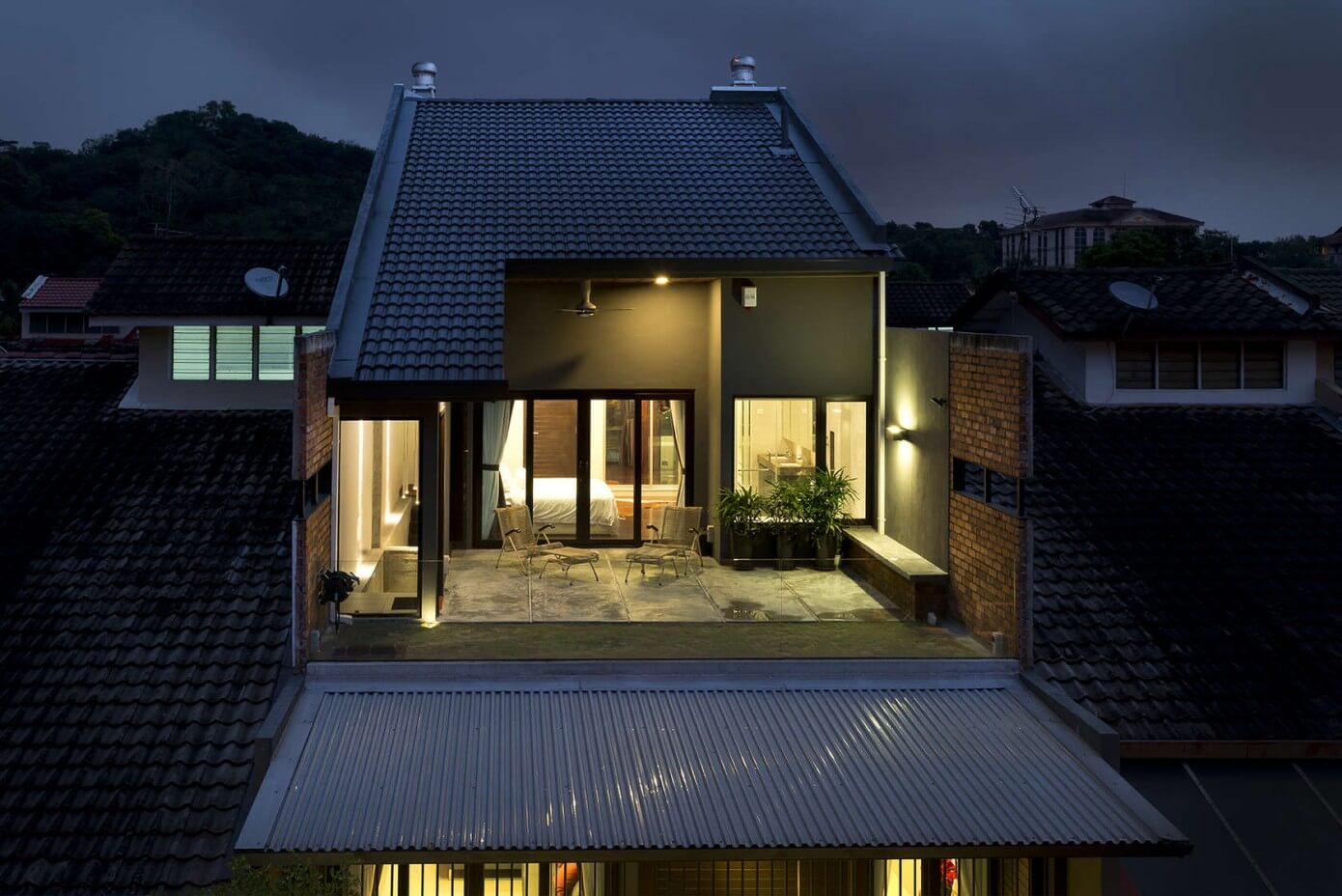 Kuala Lumpur Home by DRTAN LM Architect