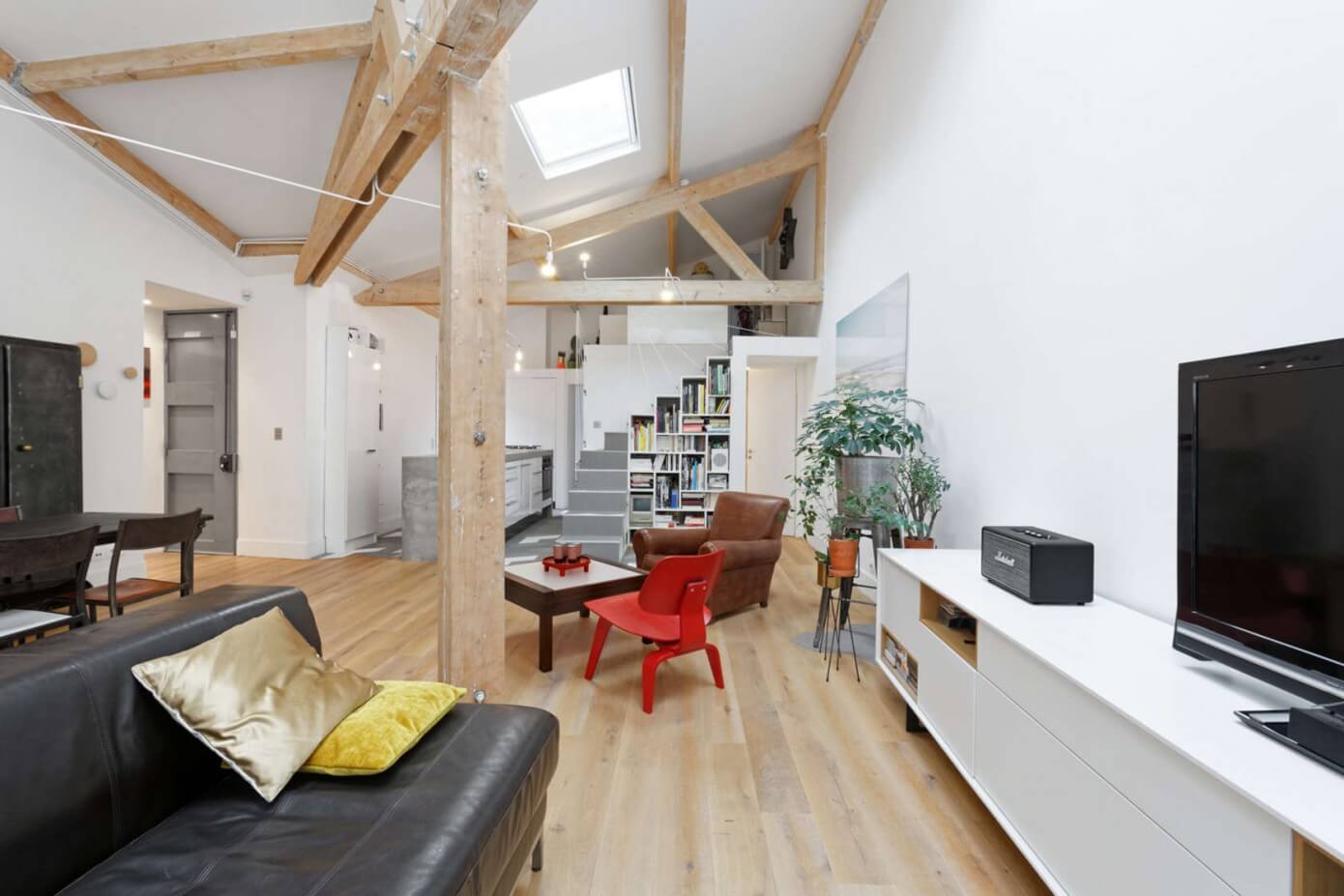 Loft in Paris by Multiarchi