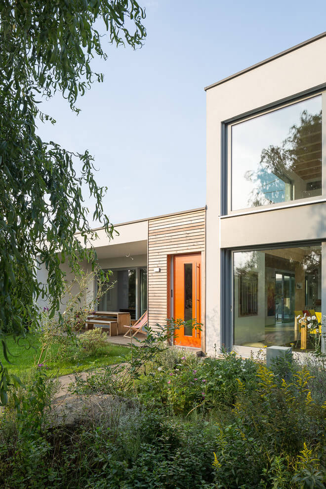 Contemporary Timber House by Stommel Haus UK