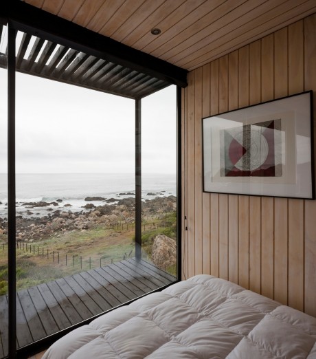 Remote House by Felipe Assadi - 9