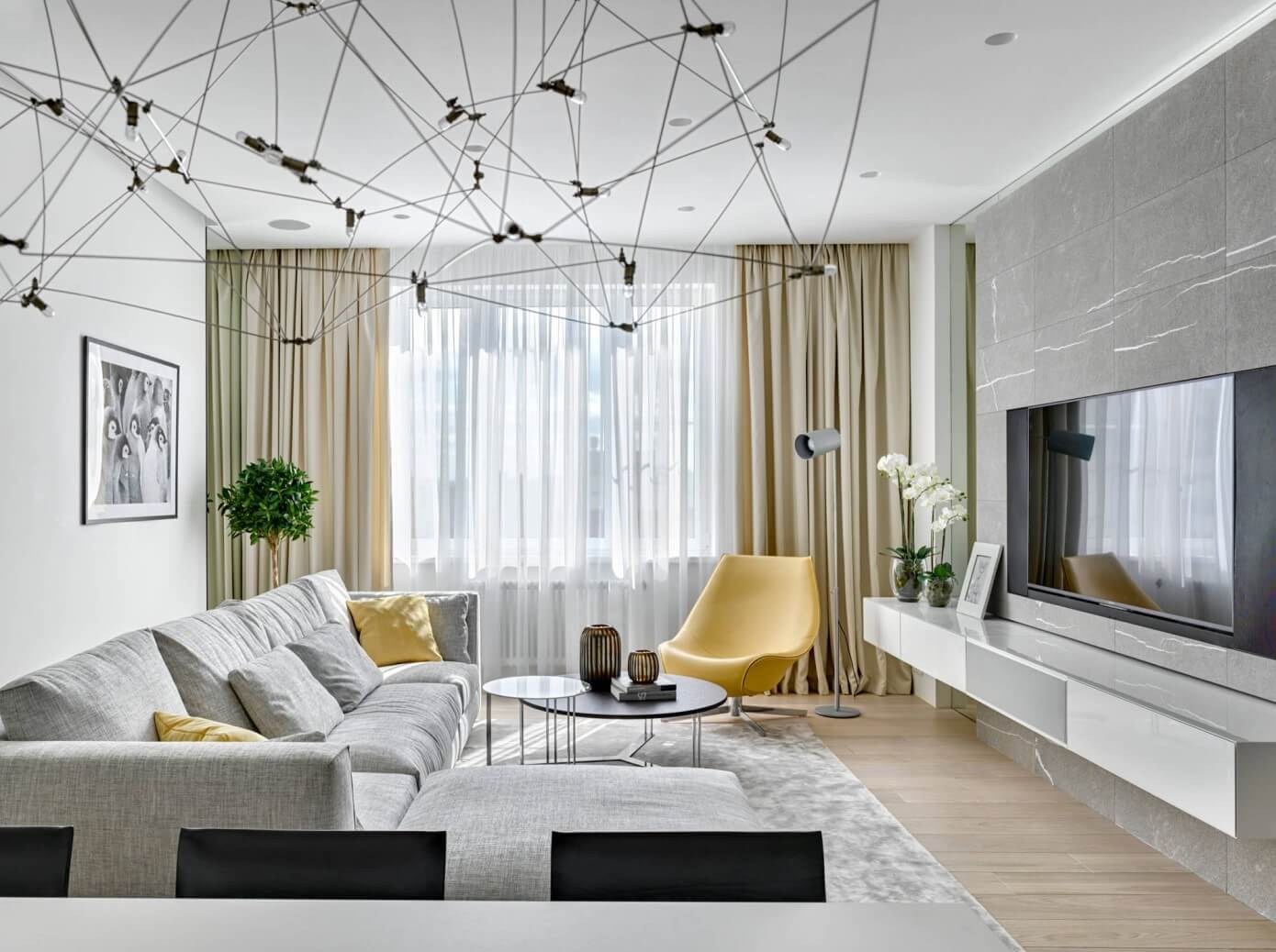 Stoletova Street Apartment by Alexandra Fedorova