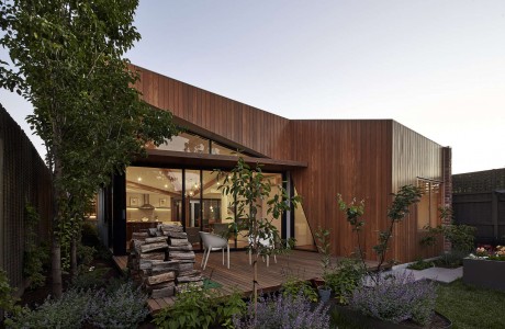 Diagonal House by Simon Whibley Architecture