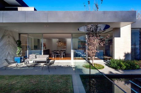 Malvern East House by Pleysier Perkins - 1