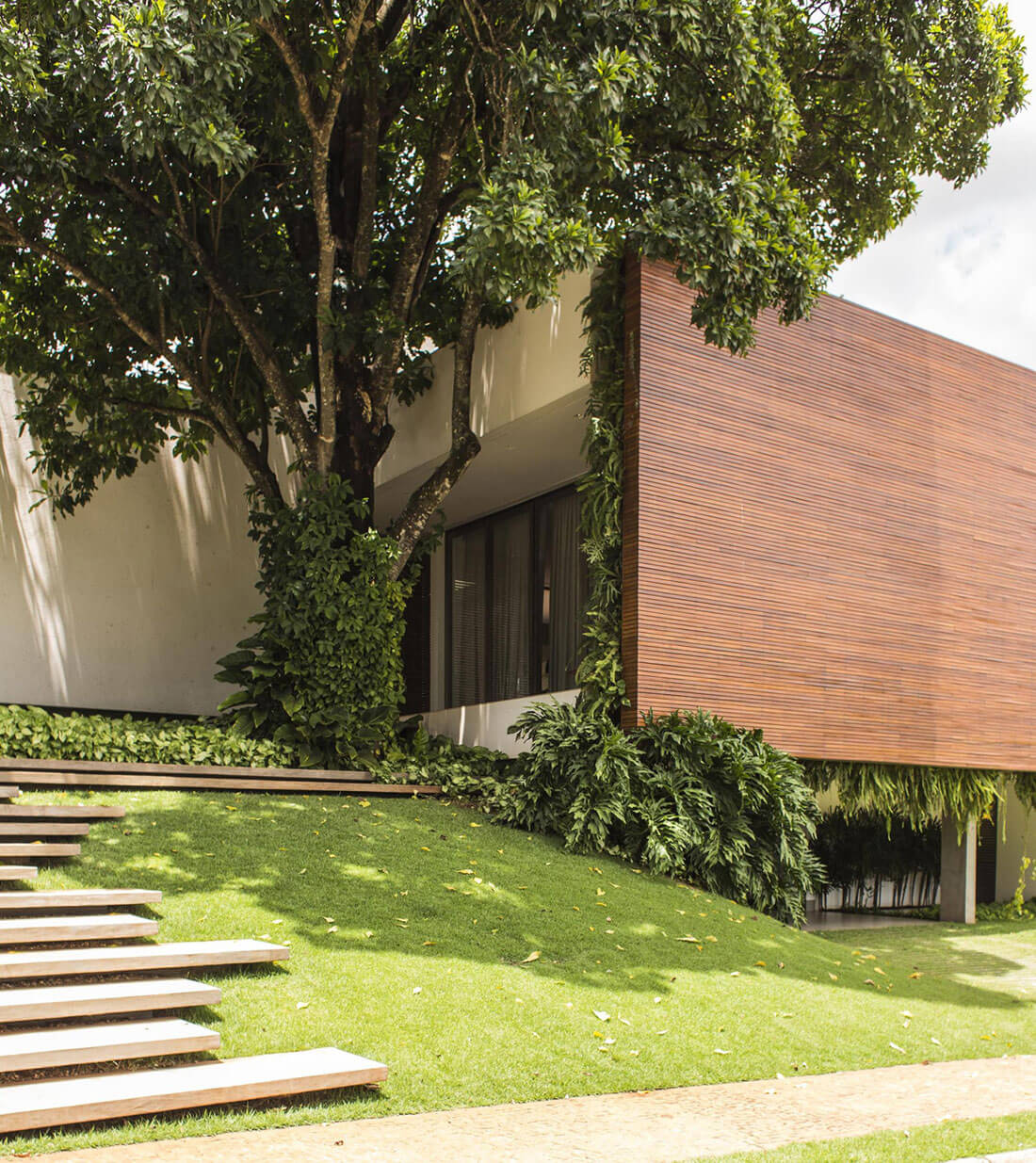RMJ Residence by Felipe Bueno and Alexandre Bueno
