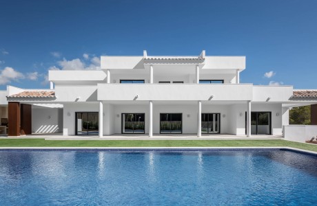 Luxury Villa in Moraira by Laura Yerpes