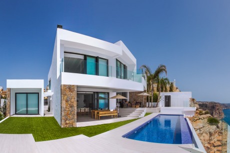 Seafront Villa by IncommunStudio - 1