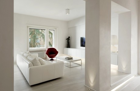 P Apartment by Carola Vannini