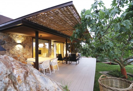 Mountain Guest House by Dom Arquitectura - 2