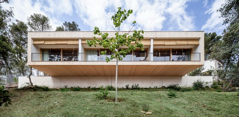 Casa LLP by Alventosa Morell Arquitectes