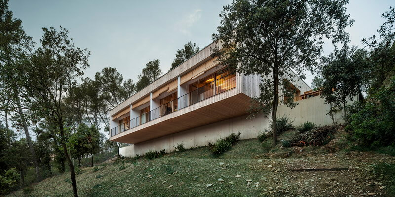 Casa LLP by Alventosa Morell Arquitectes